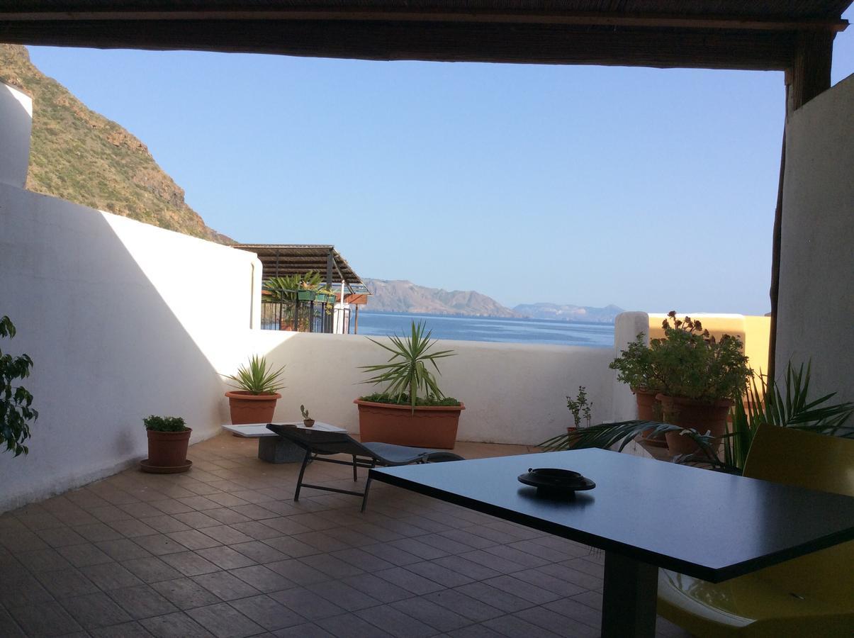 Albergo Seaside Leni Bagian luar foto