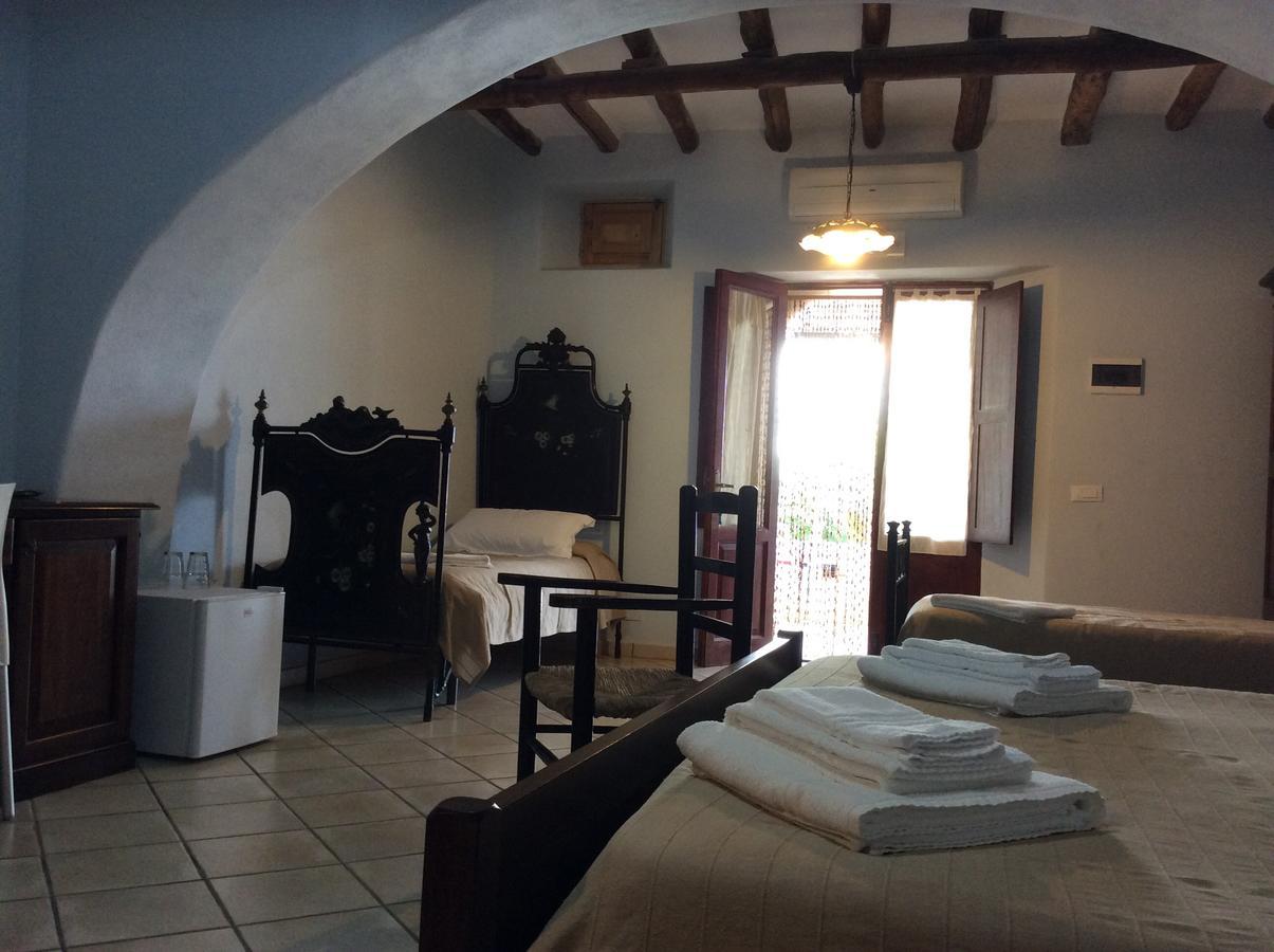 Albergo Seaside Leni Bagian luar foto